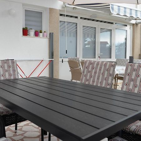 Ma-Lo Lägenhet Pirovac Exteriör bild